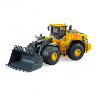 Модель Bruder трактор-погрузчик Volvo L260H