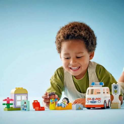 LEGO DUPLO Швидка допомога та водій 10447 - 3