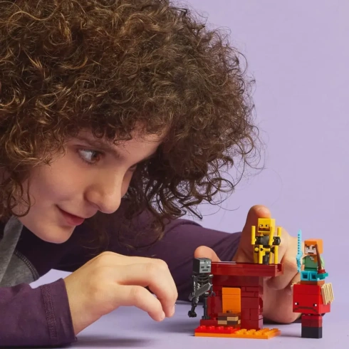 LEGO Minecraft Битва з лавою у Незері 21266 - 3