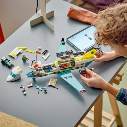 LEGO City Літак швидкої медичної допомоги 60465 - 3