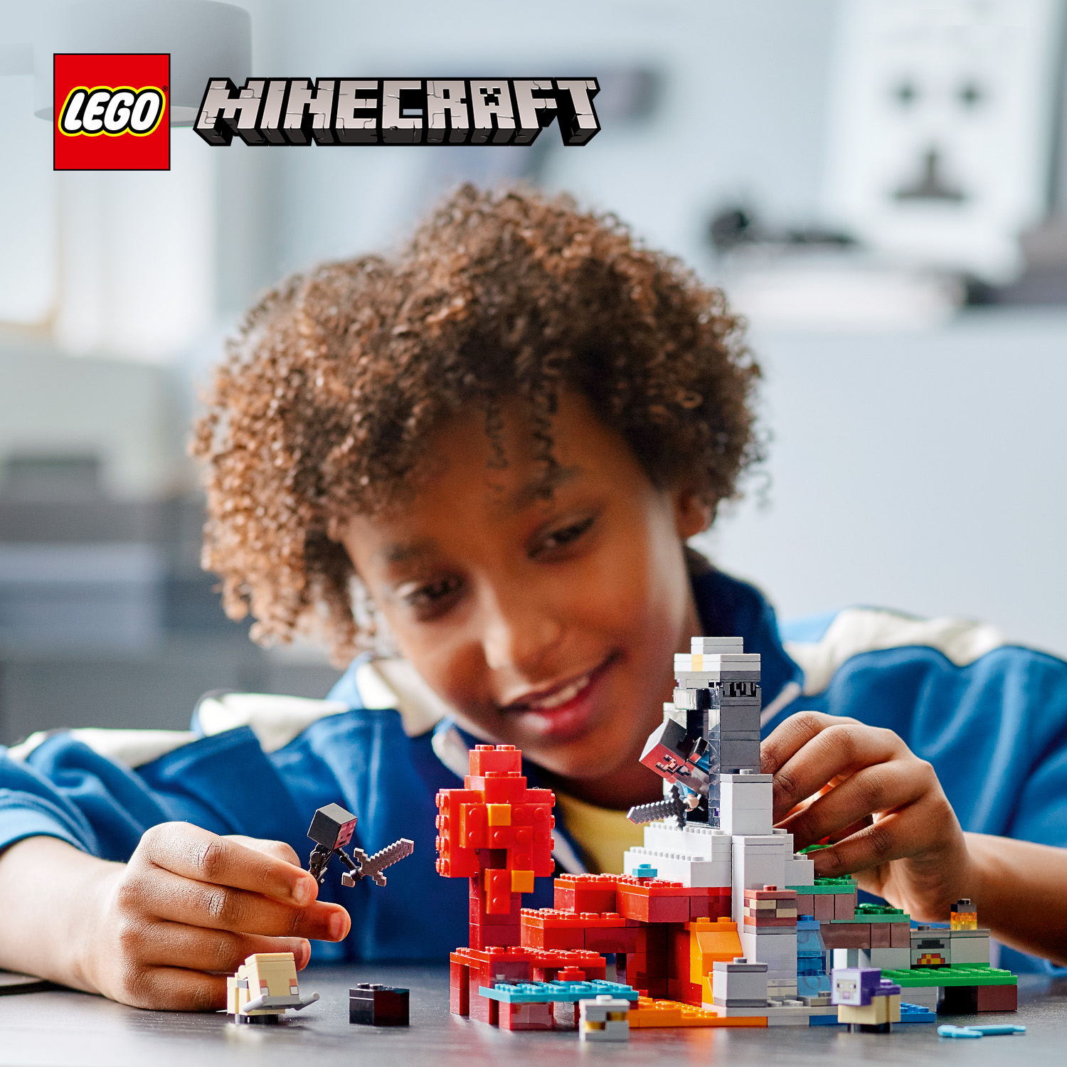 Игра в Minecraft® в реальном мире